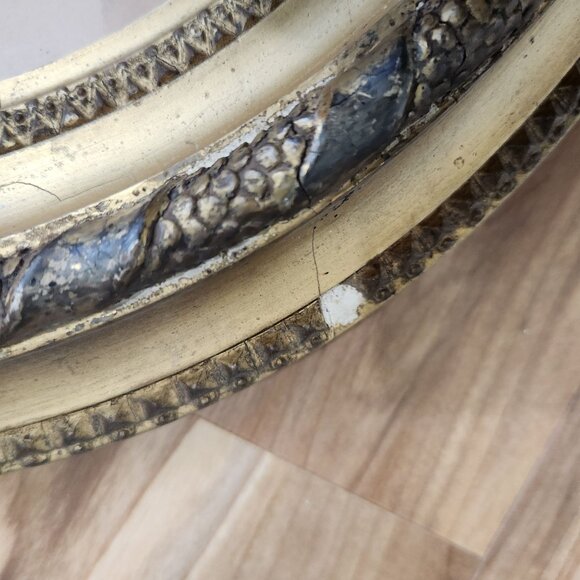 Antique oval picture and frame with information about family on back. - Picture 6 of 8